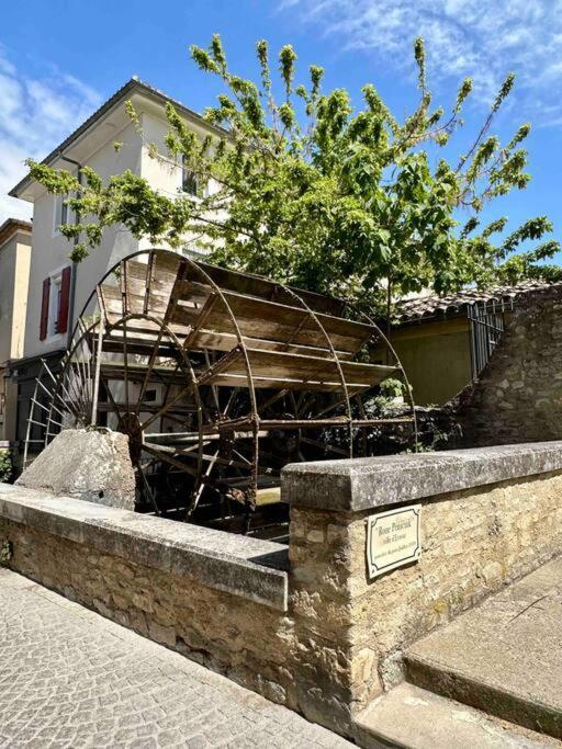 Lou Paseo : Appartement Brocante Centre Historique LʼIsle-sur-la-Sorgue Exterior foto