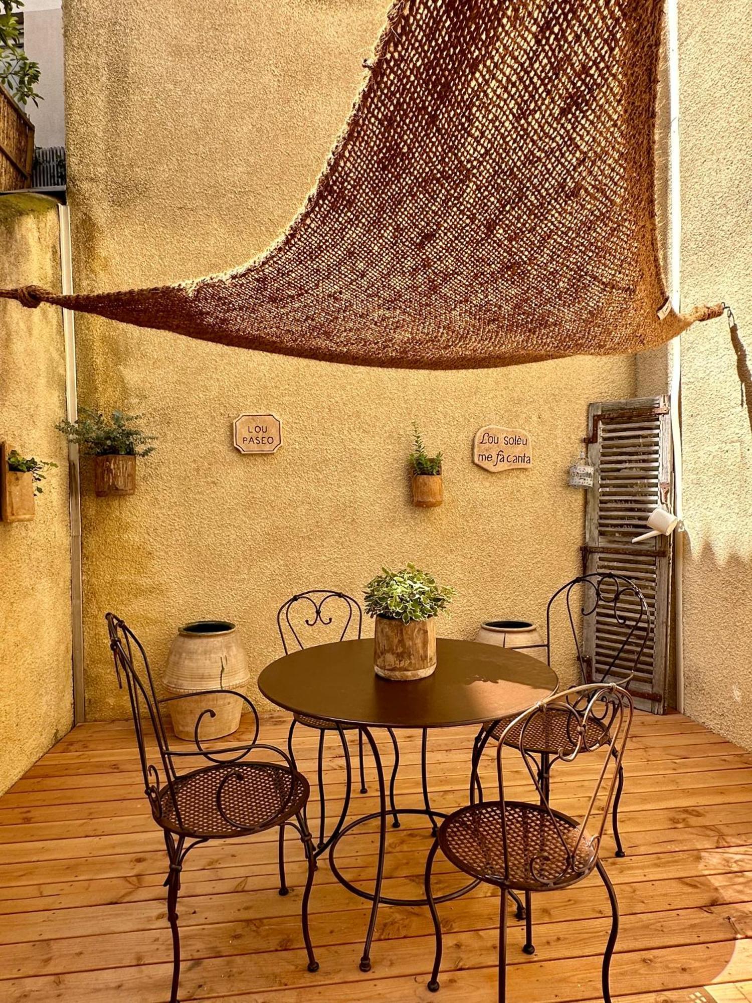 Lou Paseo : Appartement Brocante Centre Historique LʼIsle-sur-la-Sorgue Exterior foto
